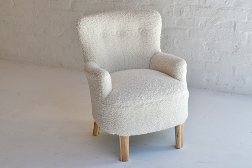 029 Petit Antoinette Sheep Chair