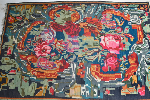 023 Abstract FLORAL CARPET